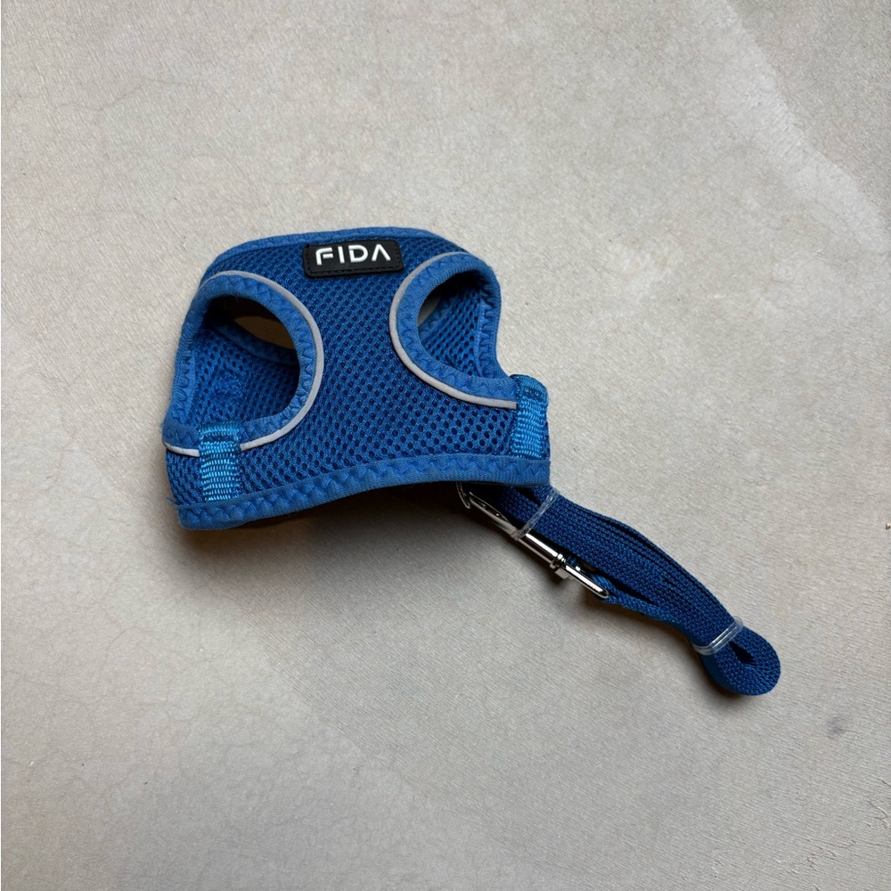 Fida Blue Dog or Cat Harness with Leash
XXXS - Picture 9 of 10
